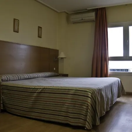 מלון Torrejoven 3*